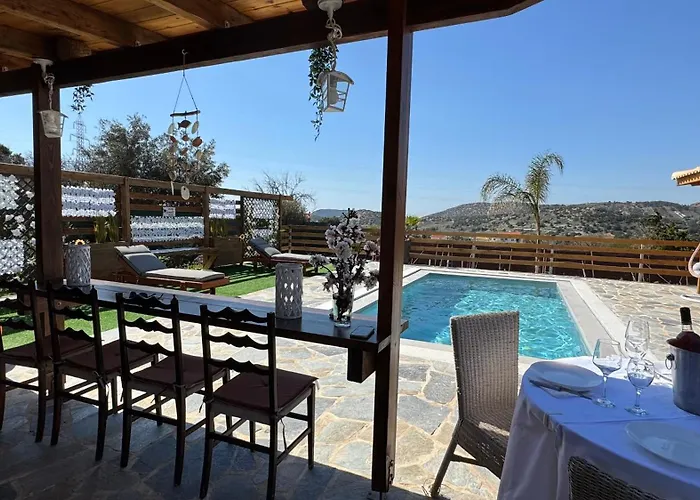 Relaxing Pool House In Lagonisi 1
