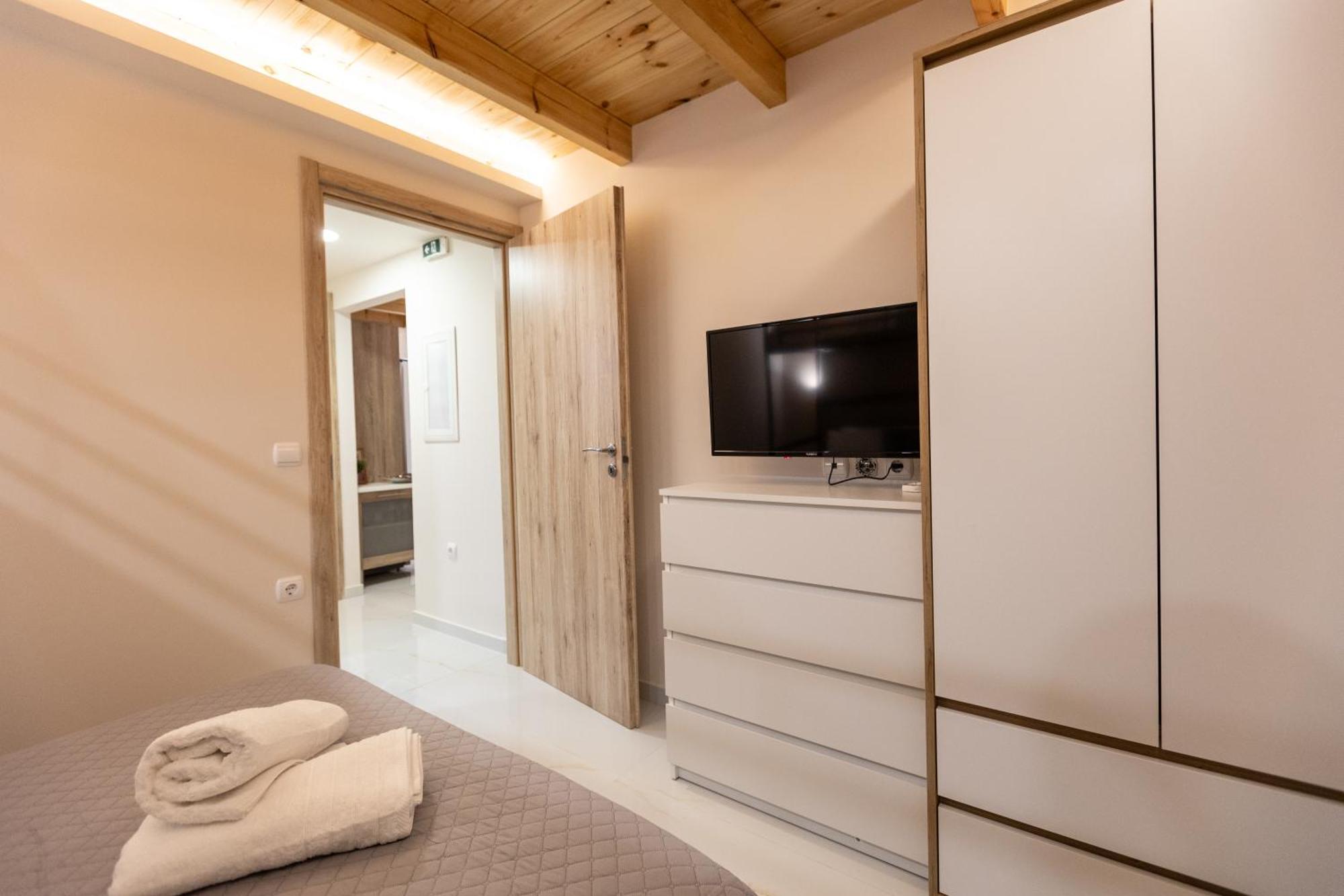 Relaxing Pool House In Lagonisi 1 Holiday home *
