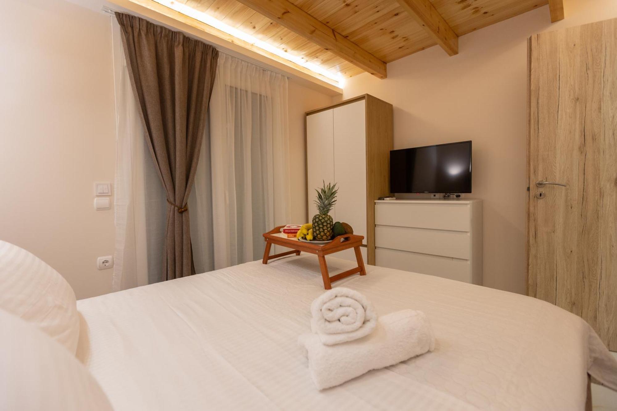 Relaxing Pool House In Lagonisi 1 * Kalivia Thorikou