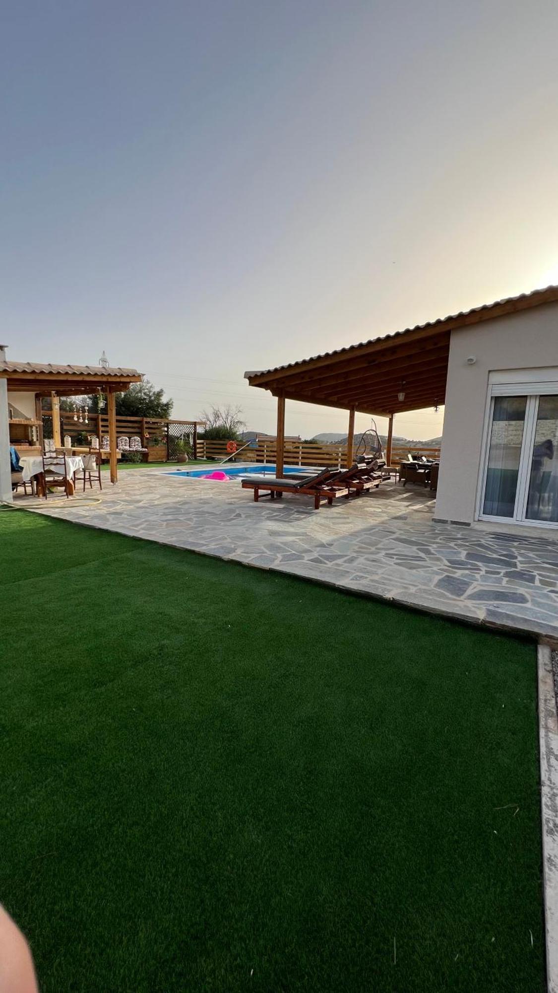 Relaxing Pool House In Lagonisi 1